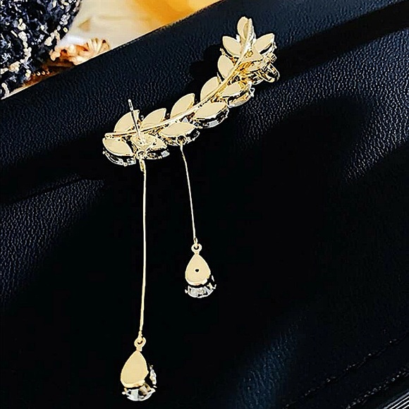 Rhinestone Decor Ear Cuff Climber - Picture 5 of 11